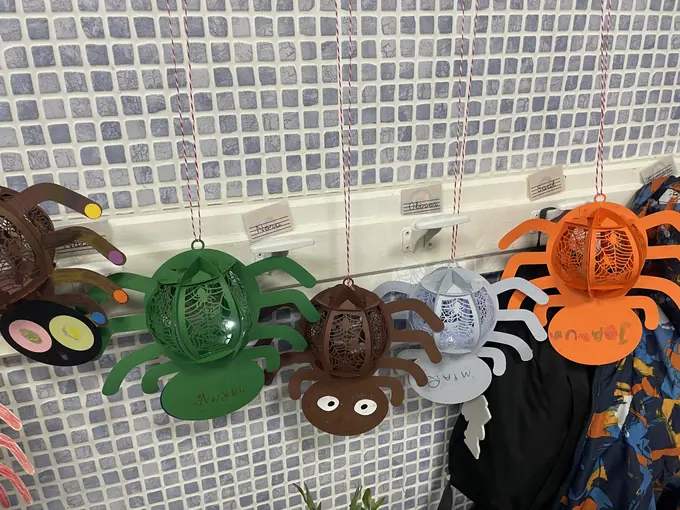 Taller de Lámpara de Araña de Halloween · Fotografía 6