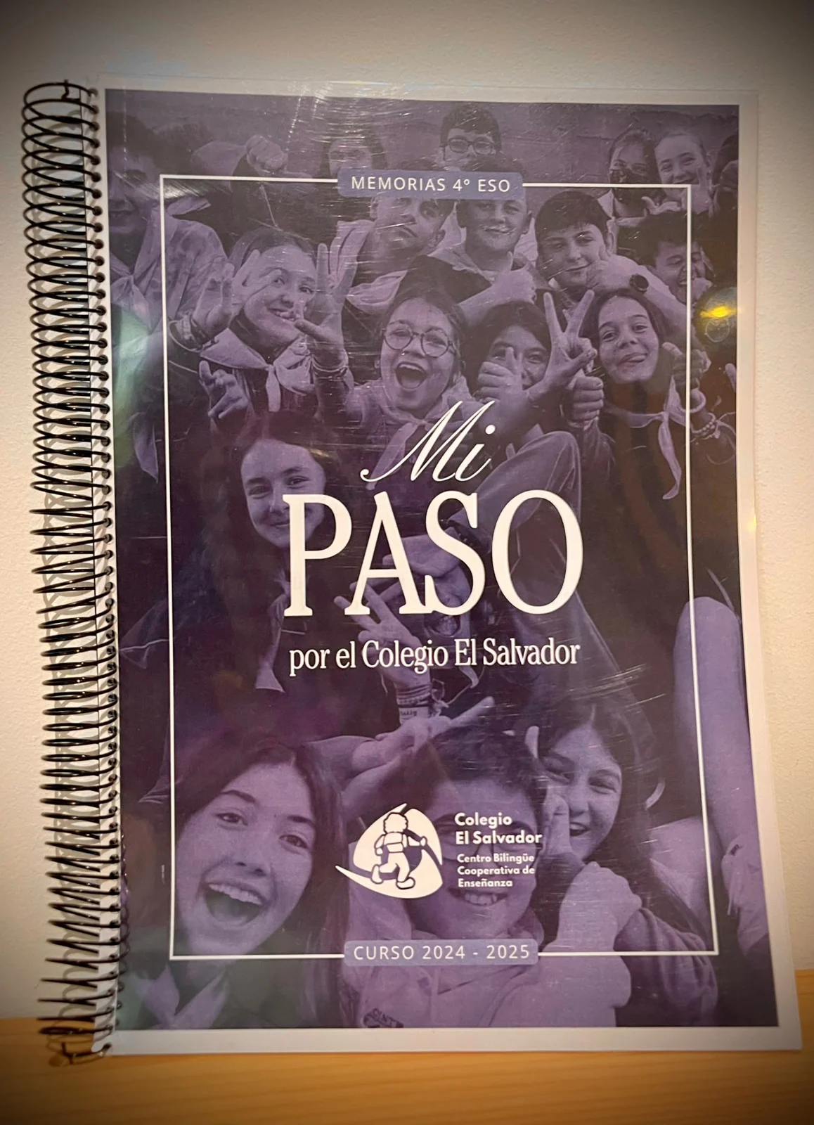 Libro Mi paso por el Colegio El Salvador, memorias de 4.º de ESO, curso 2024–2025.
